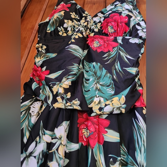 SummerMae One Piece  Skirted Swimsuit - Picture 2 of 8